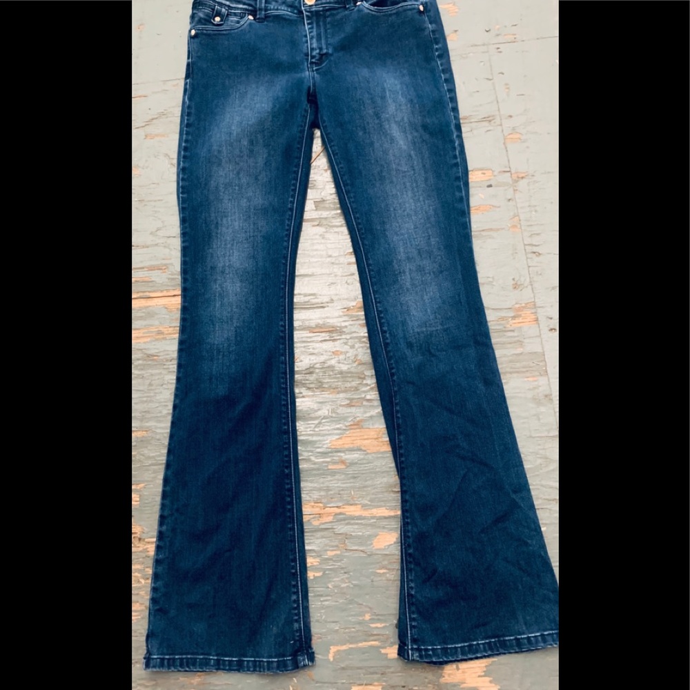 Women's white house black mkrt. Jeans